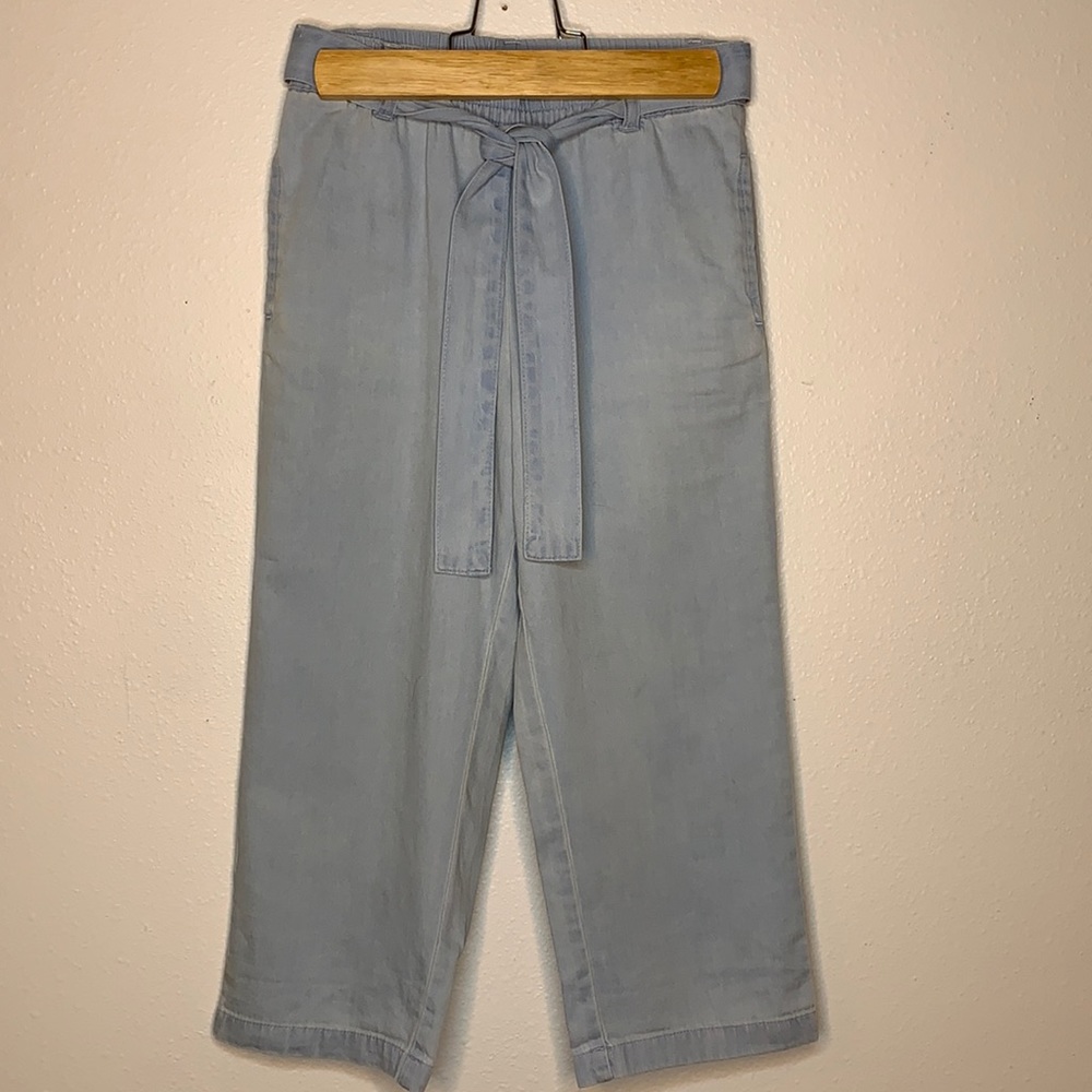 Light Denim Girls Capri Pants (kids)